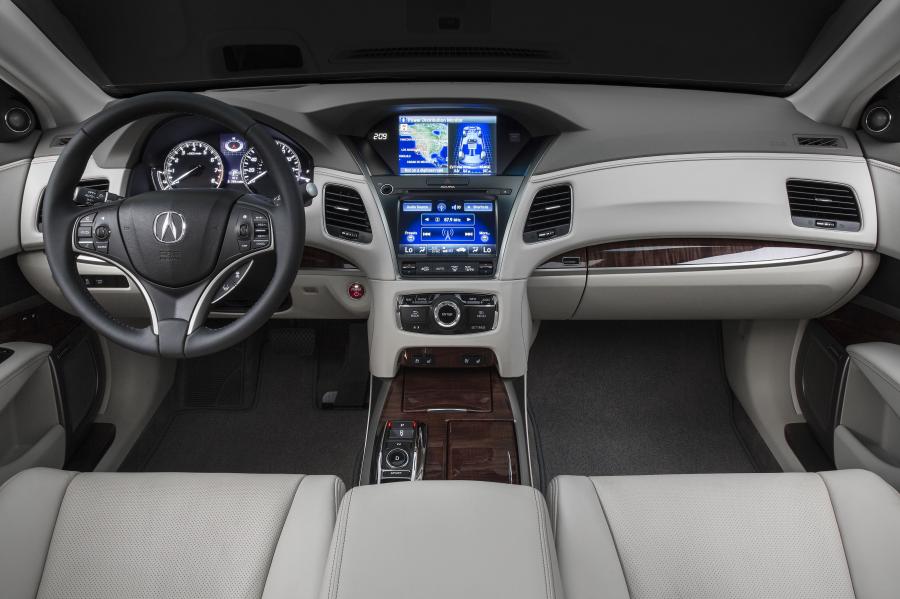 Торпедо Acura RLX Sport Hybrid SH-AWD 2014 года  (фото 1 из 41)